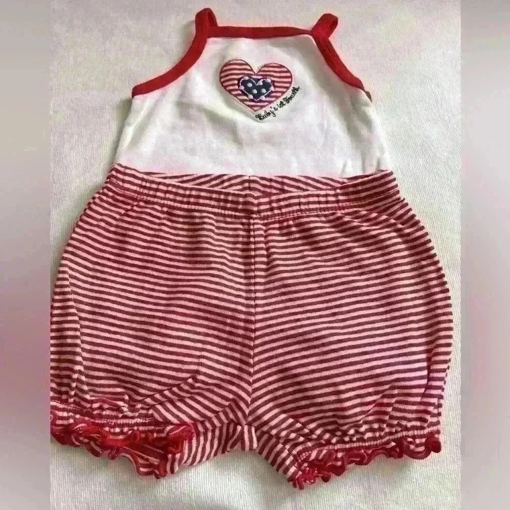 New Never worn Carter 3 months outfit. Babies first fourth. Bloomers & Onesie